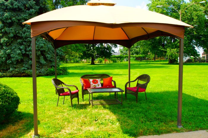 Outdoor lounge